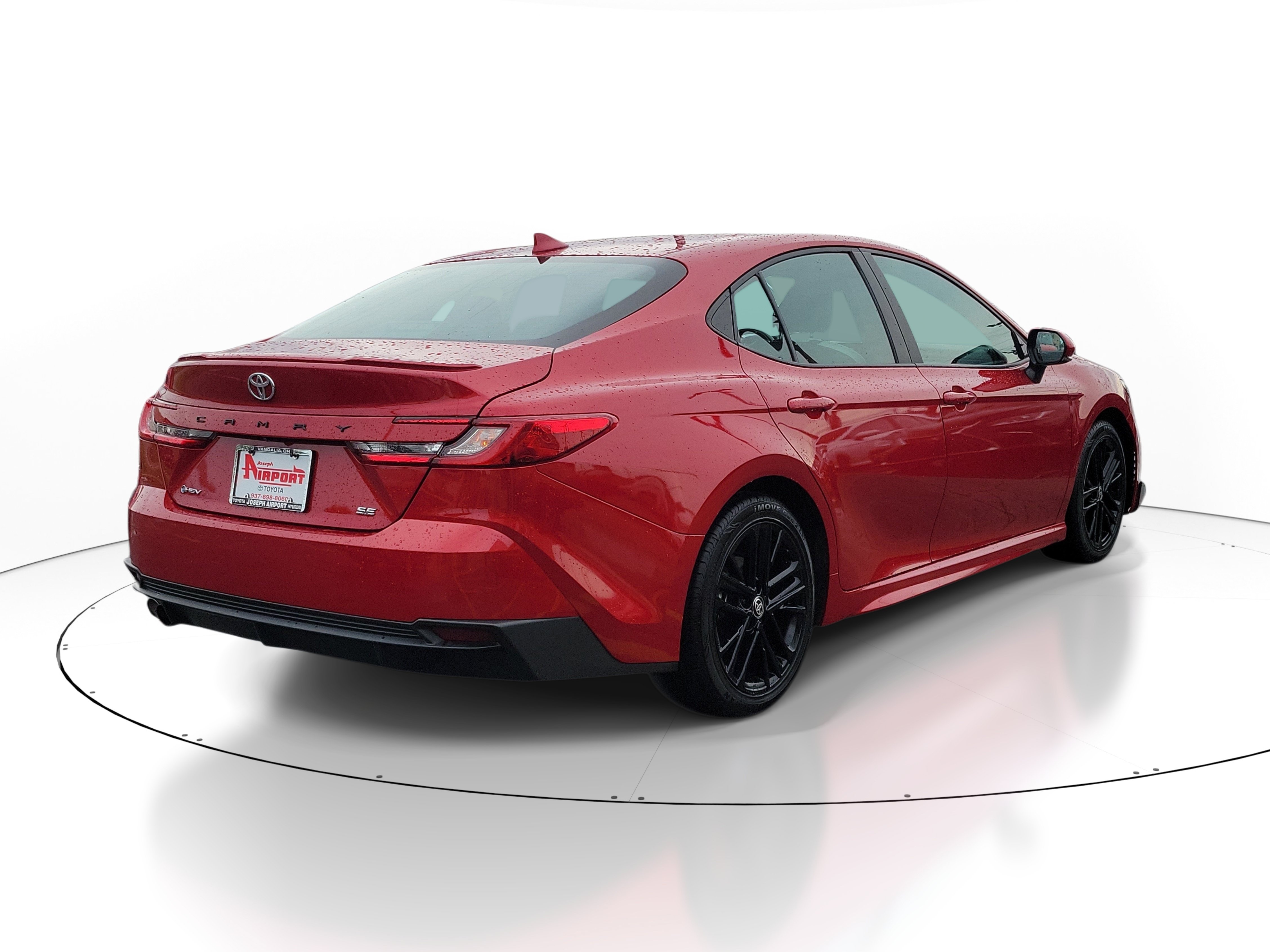 Used 2025 Toyota Camry SE FWD image 4