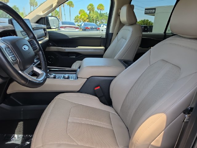 Used 2024 Ford Expedition Limited AWD/4WD image 17
