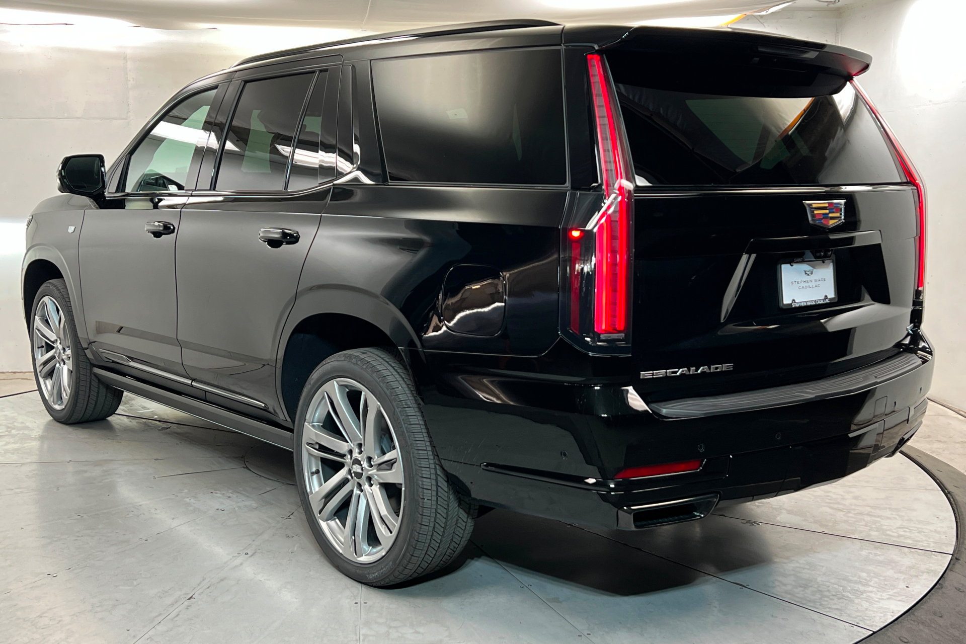 New 2026 Cadillac Escalade Platinum Sport AWD/4WD image 3