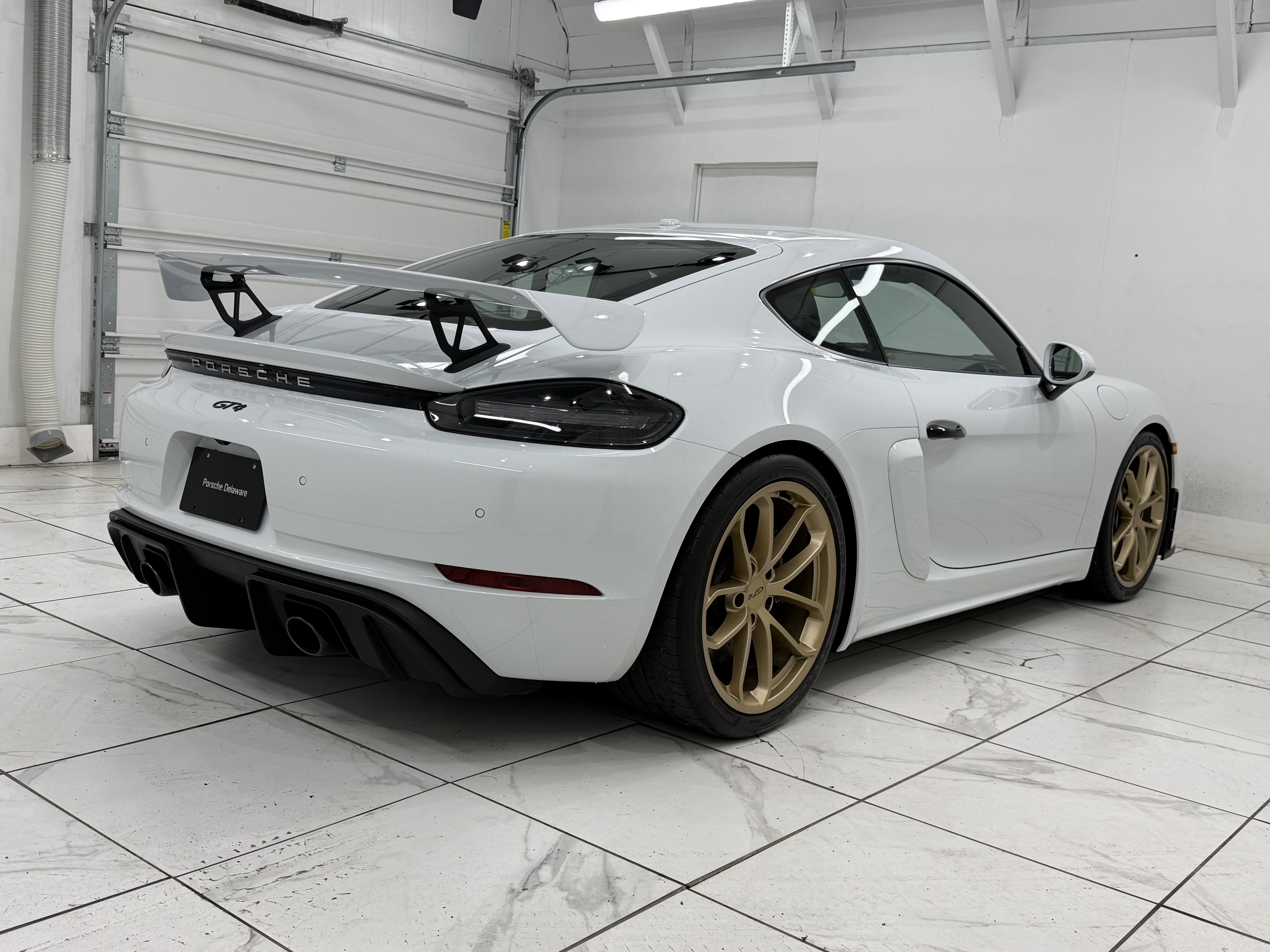 Certified 2022 Porsche 718 Cayman GT4 RWD image 11