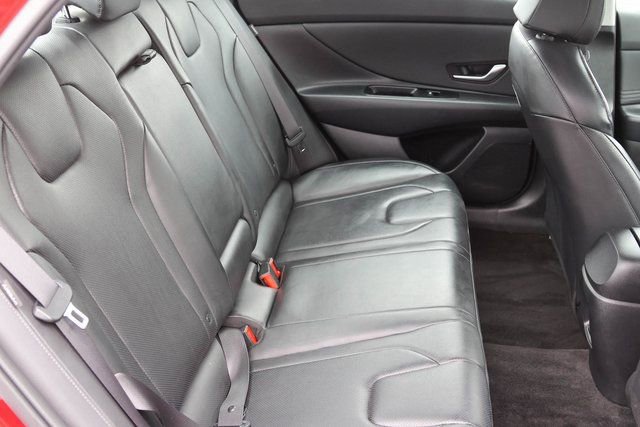 Used 2024 Hyundai Elantra Limited image 17