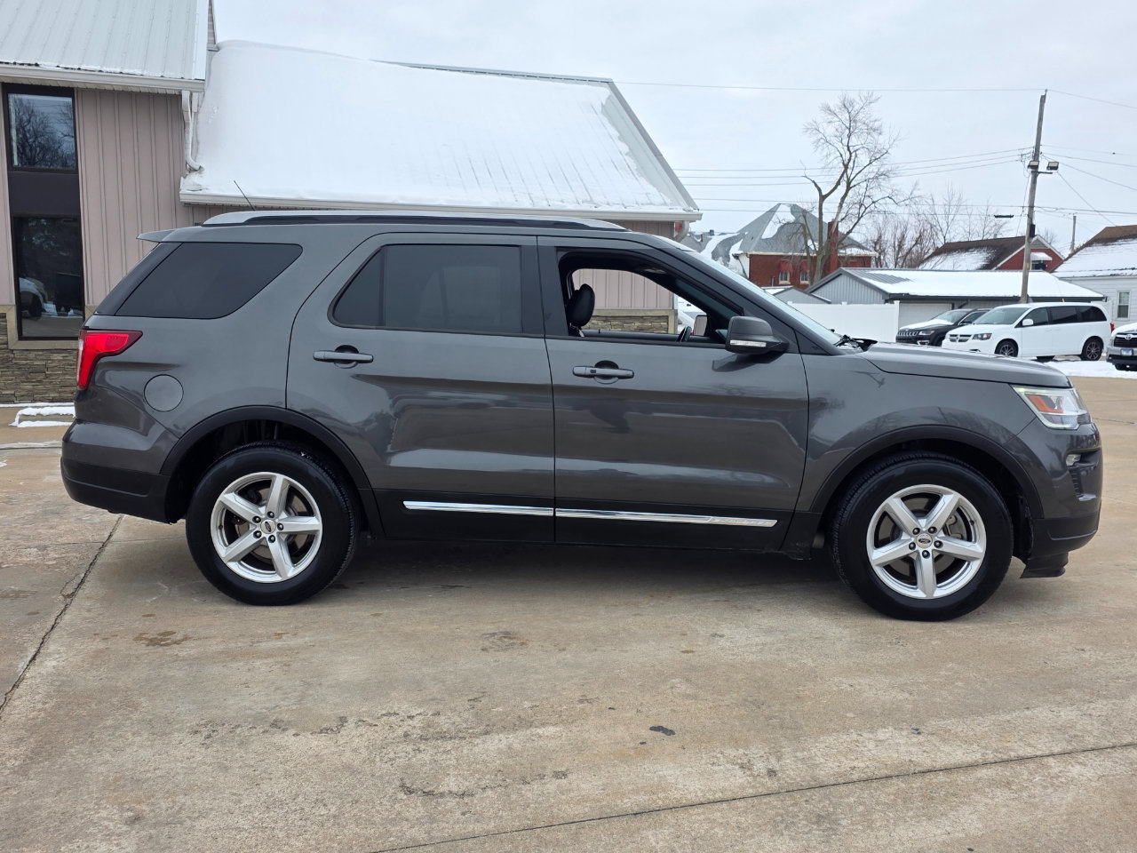 Used 2019 Ford Explorer XLT w/ Equipment Group 202A image 22