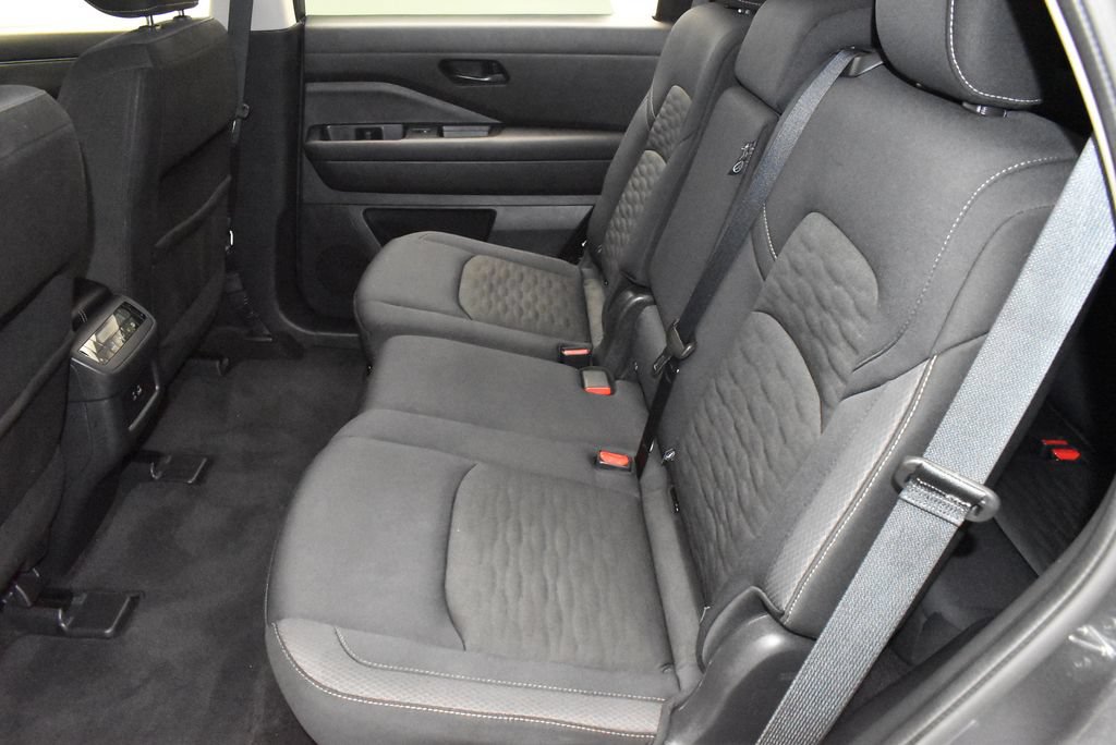 Certified 2025 Nissan Pathfinder SV FWD image 32