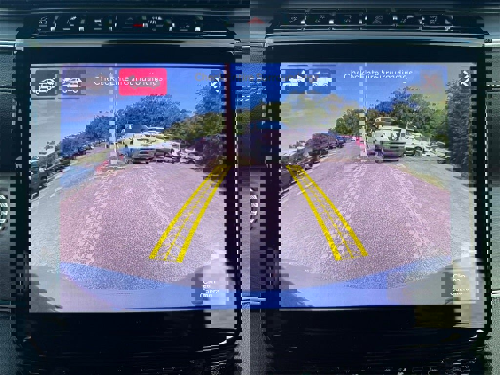 New 2025 Jeep Grand Cherokee Limited w/ Luxury Tech Group II image 32