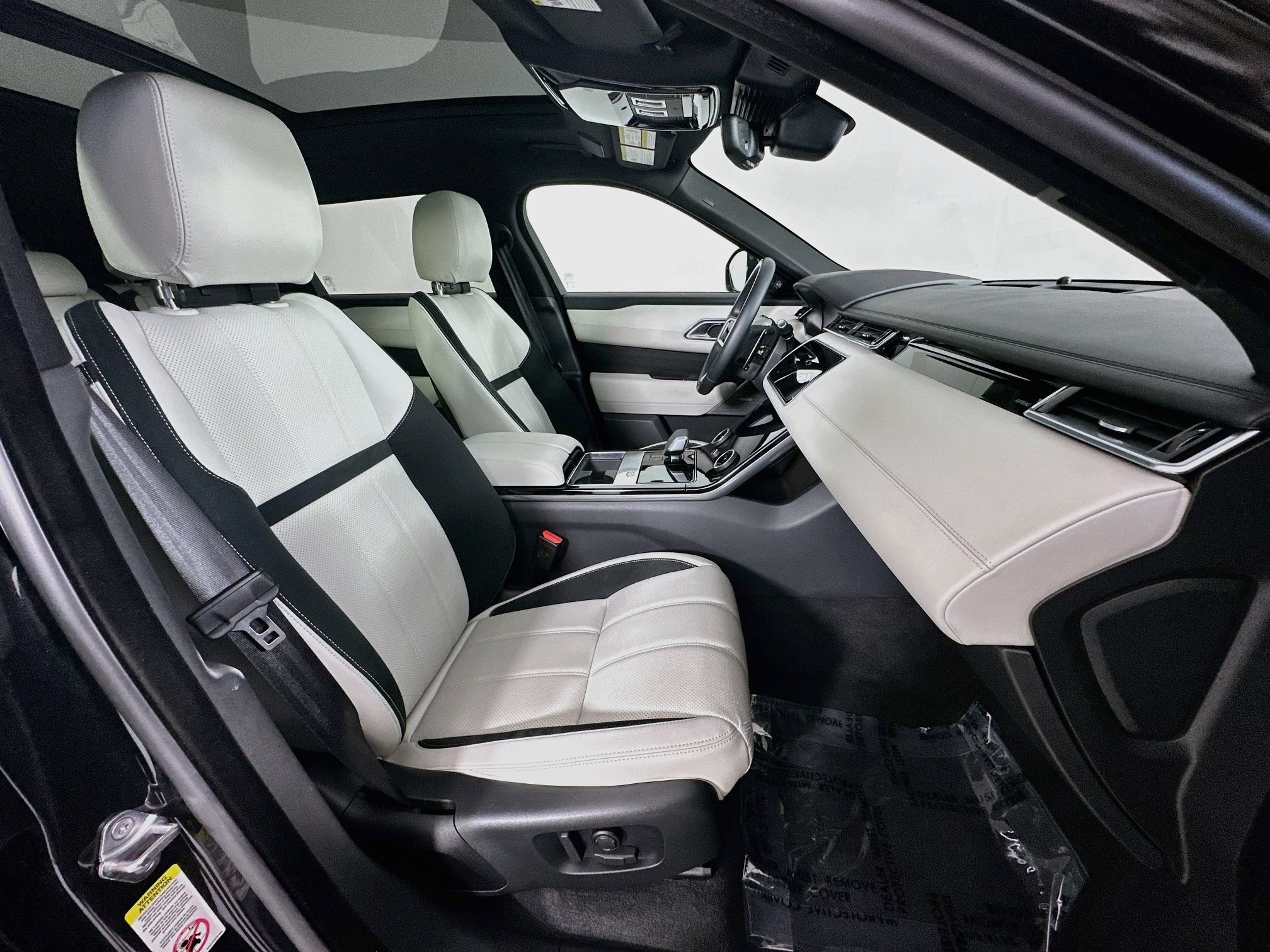 Certified 2023 Land Rover Range Rover Velar HST AWD/4WD image 28