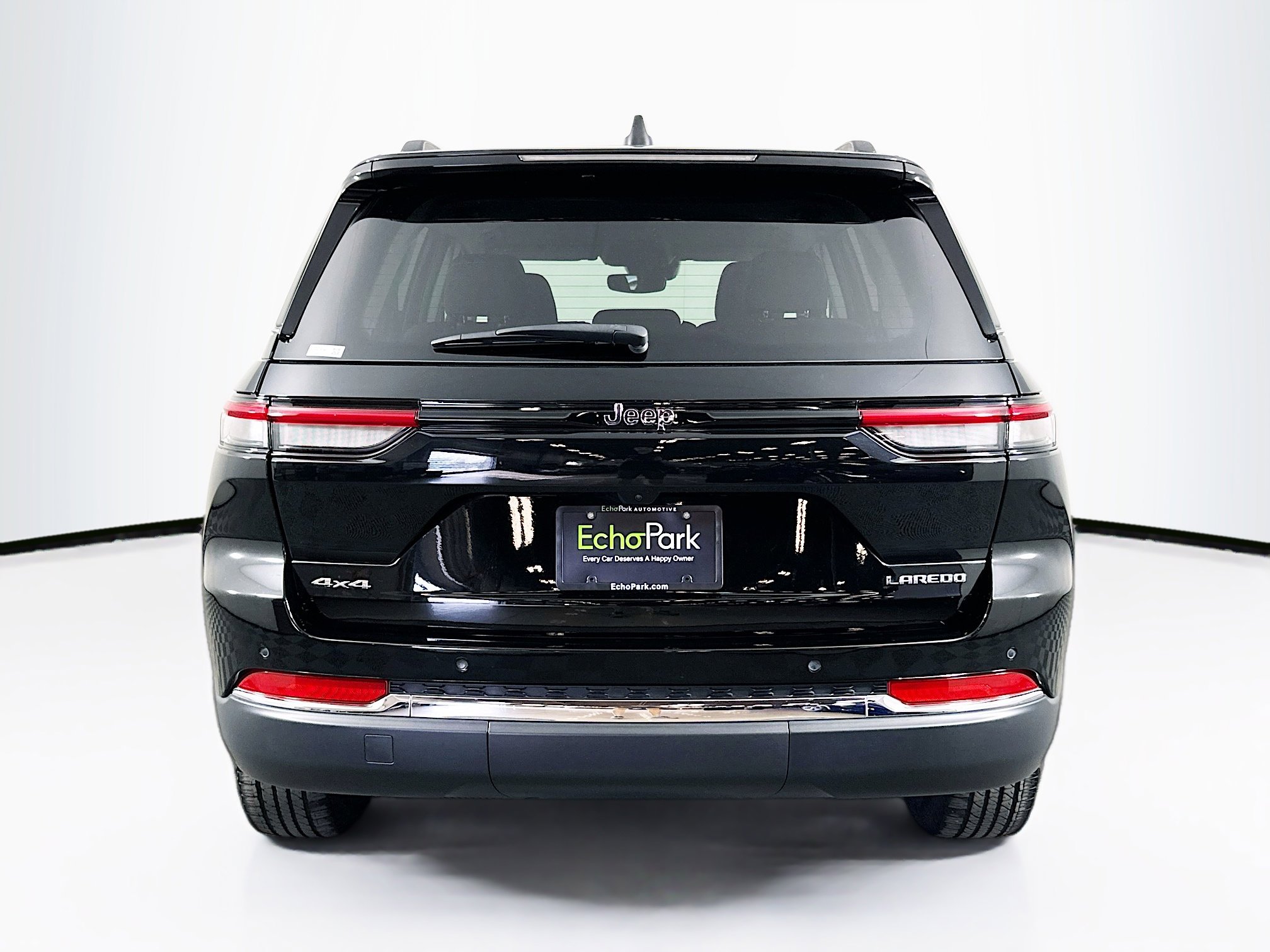 Used 2023 Jeep Grand Cherokee Laredo w/ Luxury Tech Group I AWD/4WD image 7