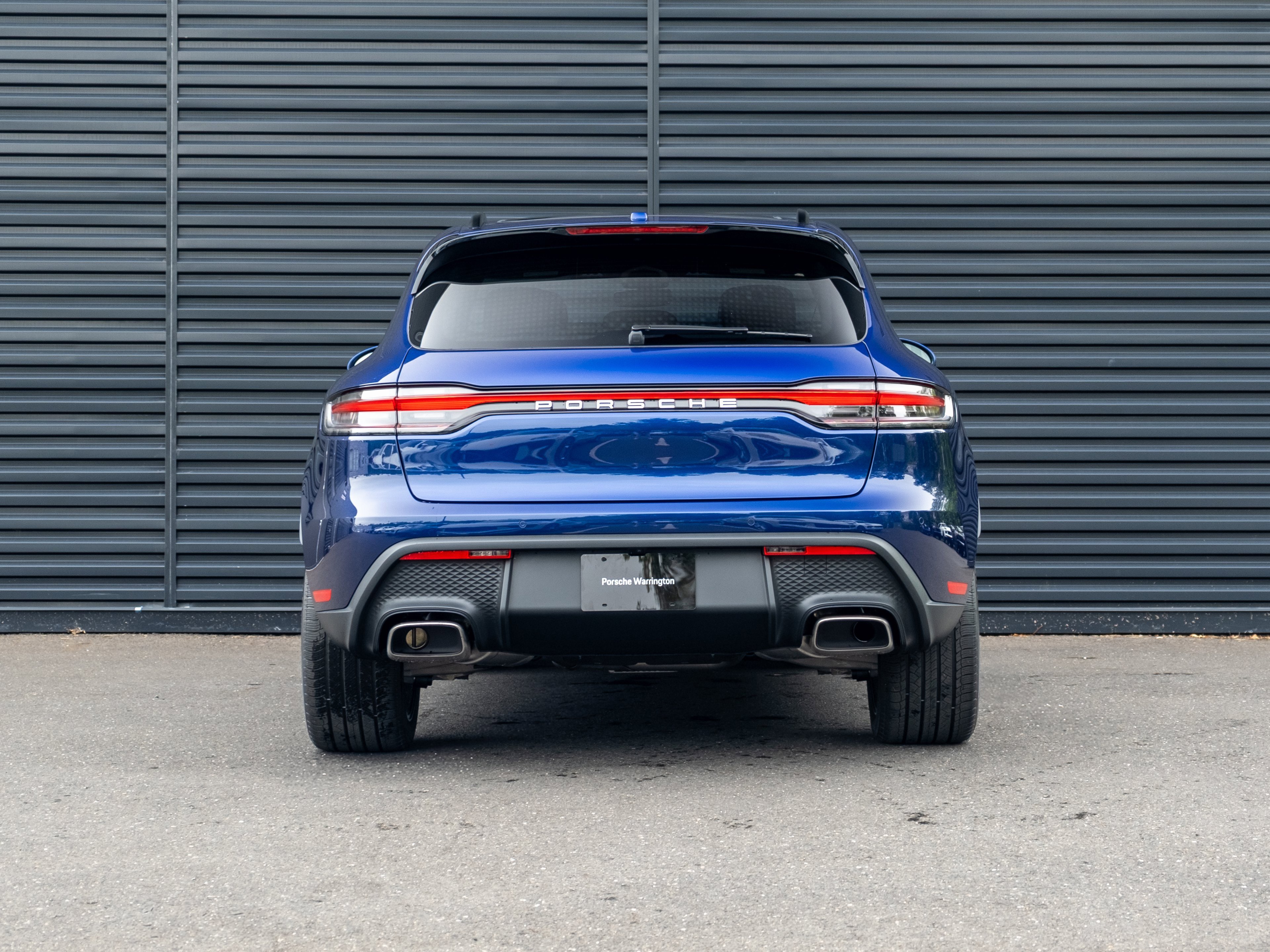 Certified 2025 Porsche Macan image 7