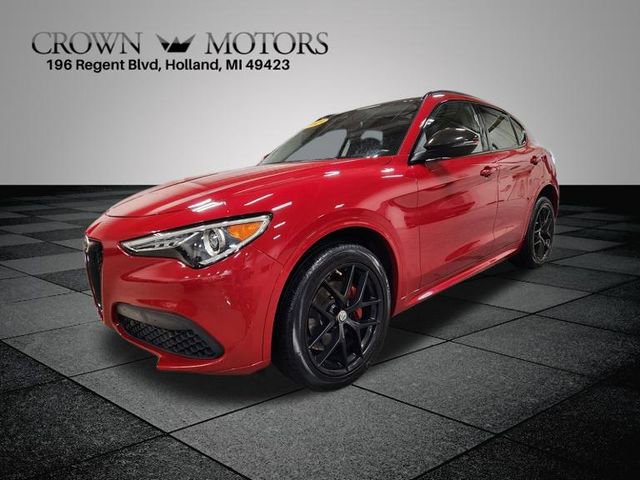 Used 2021 Alfa Romeo Stelvio Ti w/ Nero Edizione image 7