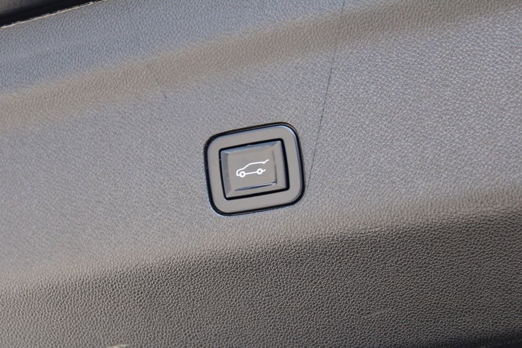 Used 2021 Chevrolet Suburban High Country image 9