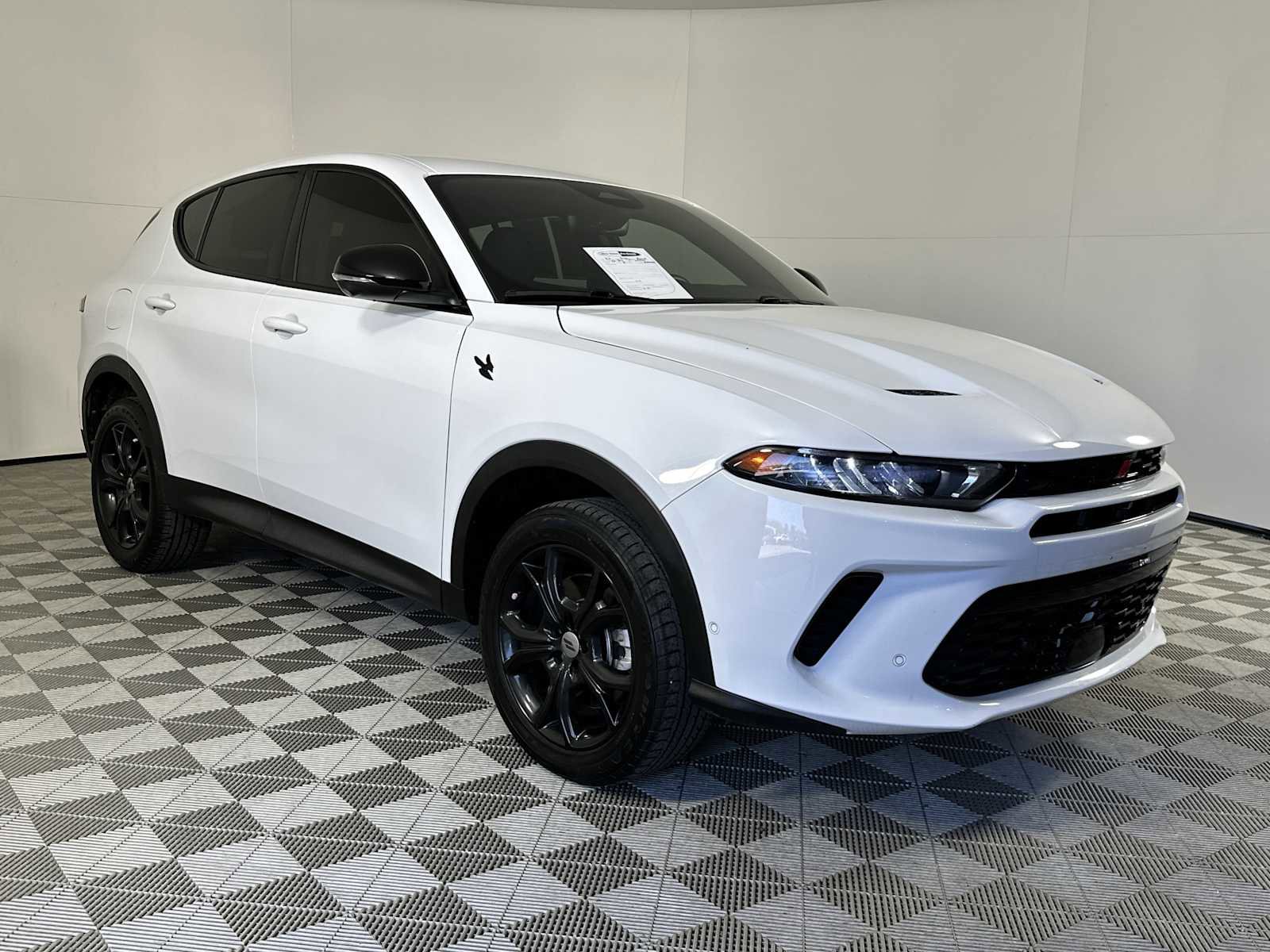 Used 2023 Dodge Hornet GT w/ Tech Pack w/o Parking image 2