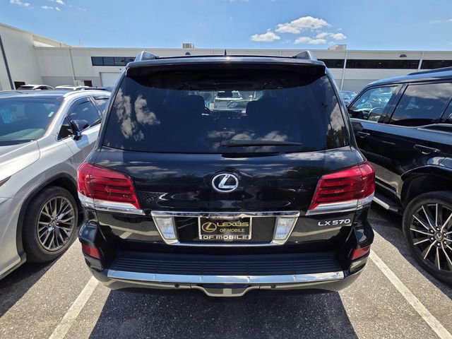 Used 2013 Lexus LX 570 4WD w/ Luxury Pkg w/Pre-crash image 3