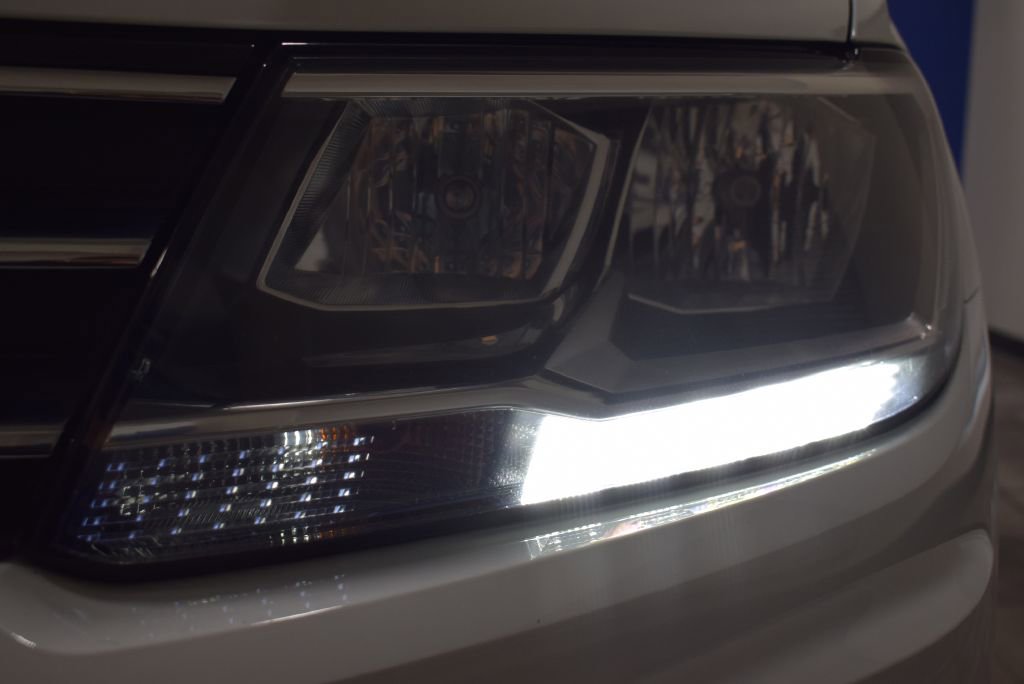 Used 2021 Volkswagen Tiguan SEL w/ 3rd Row Seat Package image 36