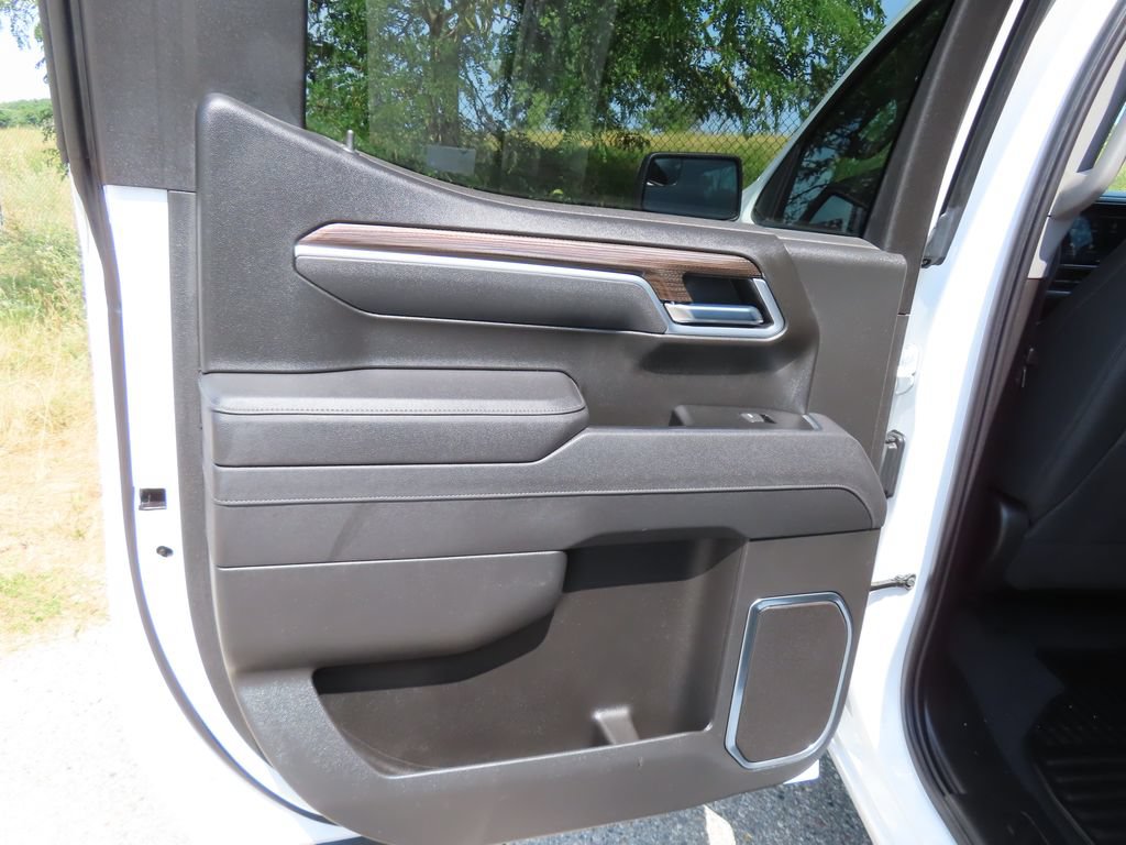 Used 2025 Chevrolet Silverado 1500 RST AWD/4WD image 31