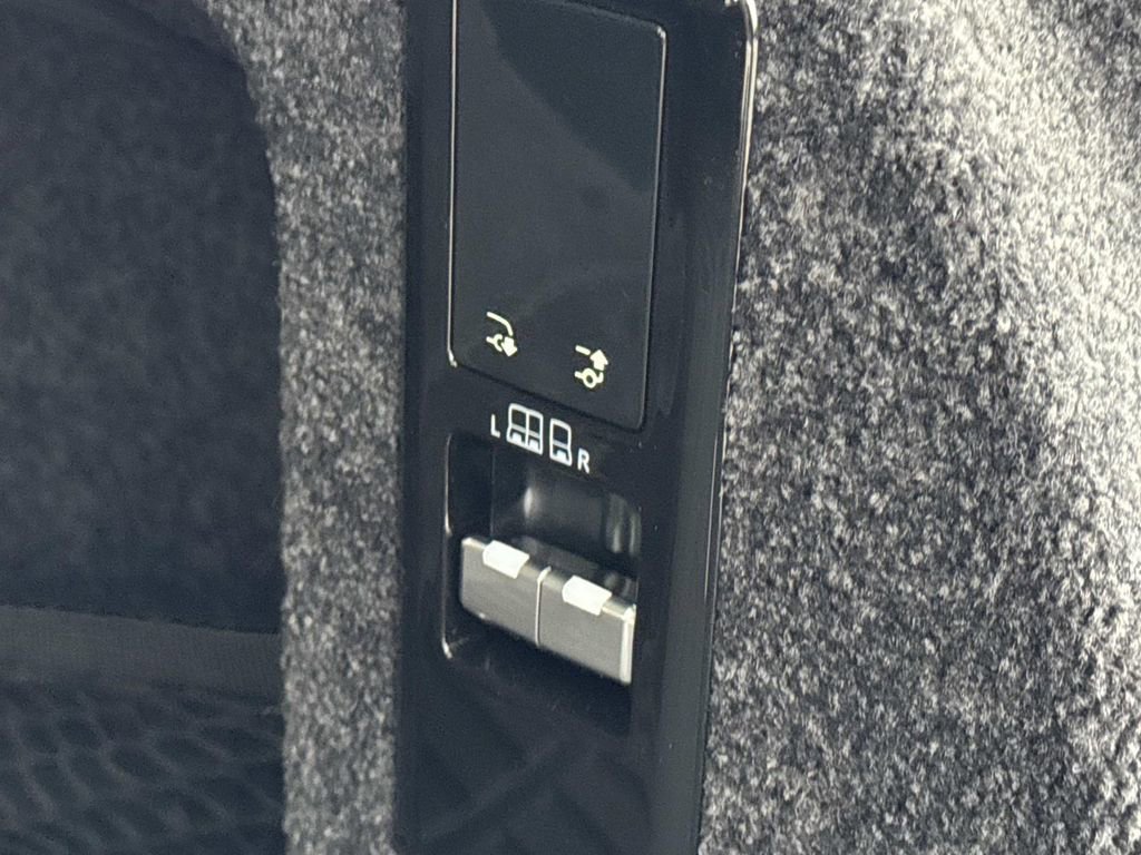 Certified 2024 Land Rover Range Rover SE AWD/4WD image 7
