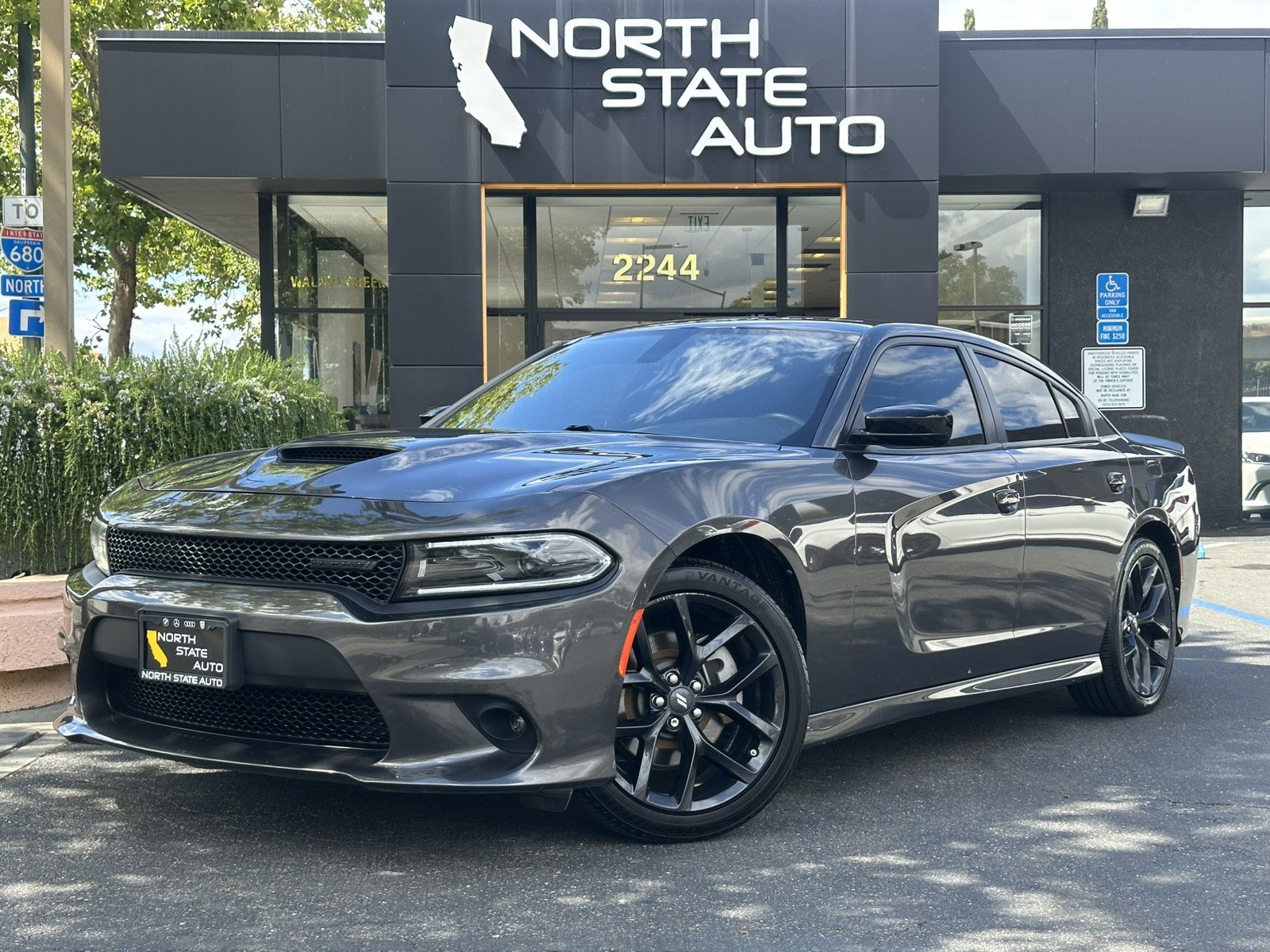 Used 2022 Dodge Charger GT RWD image 2