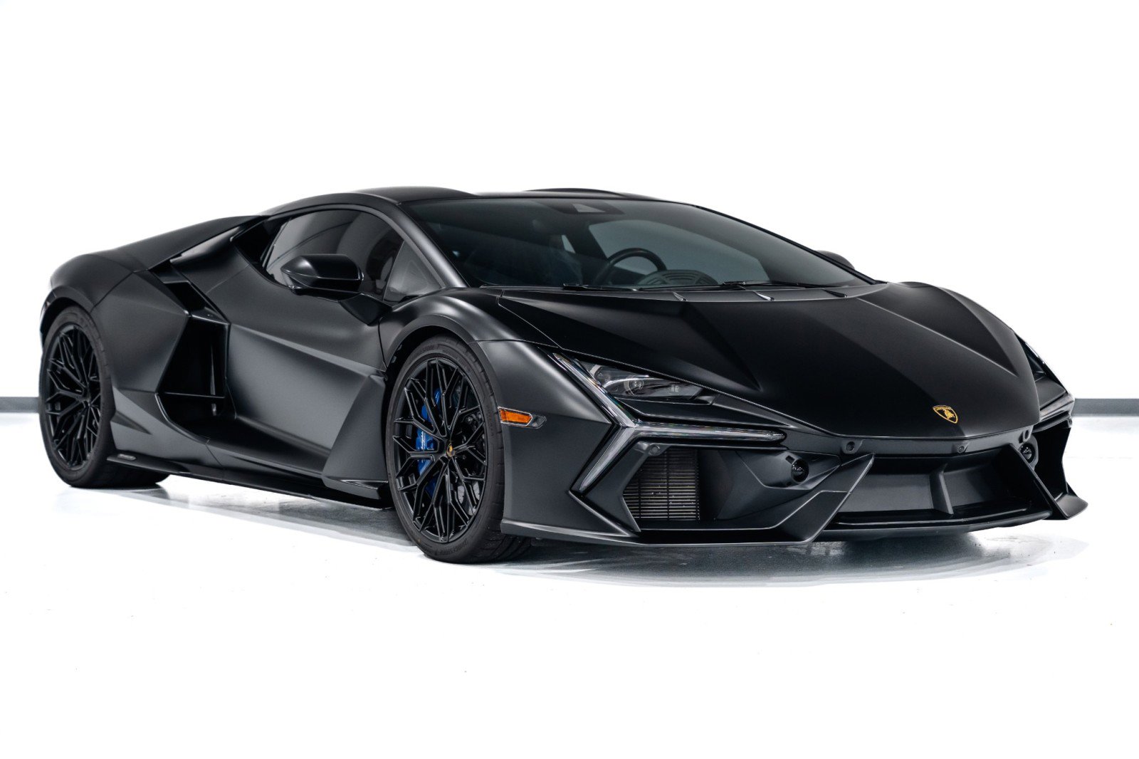 Used 2025 Lamborghini Revuelto image 2