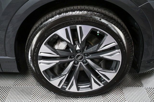 New 2026 Audi Q8 Premium Plus AWD/4WD image 40