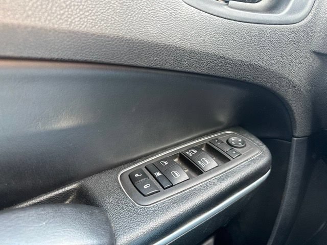 Used 2023 Chrysler 300 S RWD image 15