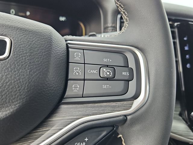 Used 2024 Jeep Wagoneer Series II w/ Flexible Seating Group image 26