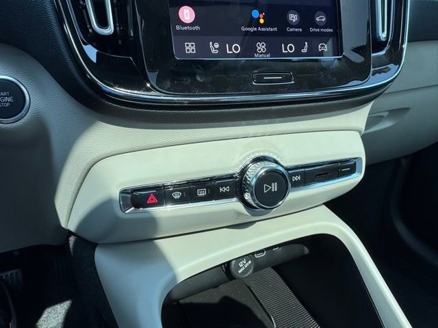 New 2026 Volvo XC40 B5 Plus w/ Protection Package Premier AWD/4WD image 29