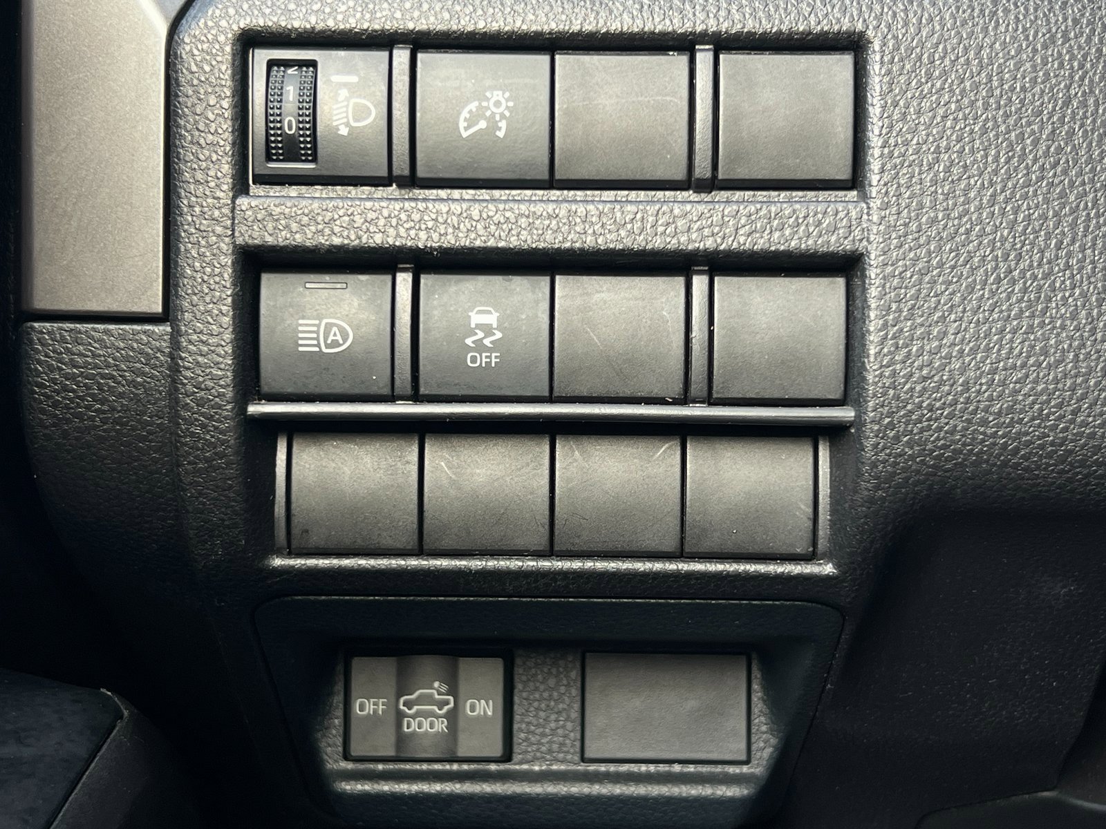 Used 2025 Toyota Tacoma SR5 image 24