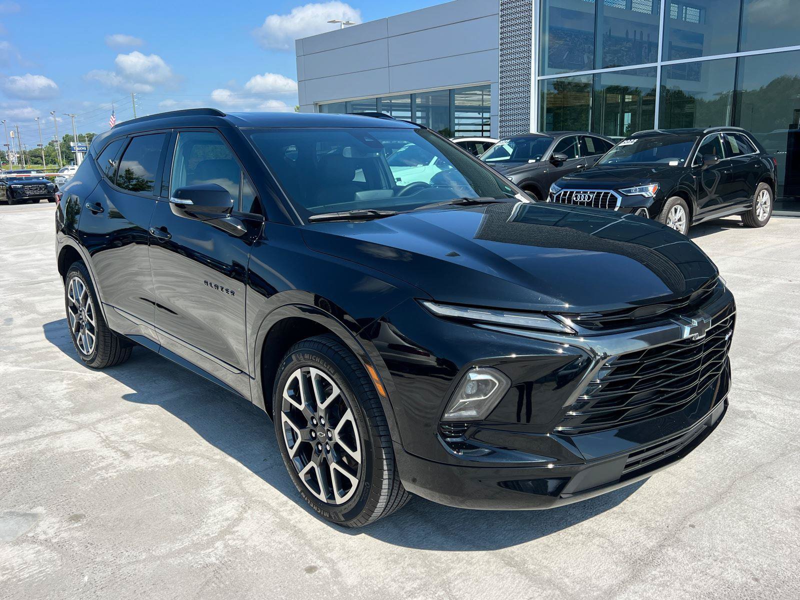 Used 2024 Chevrolet Blazer RS FWD image 3