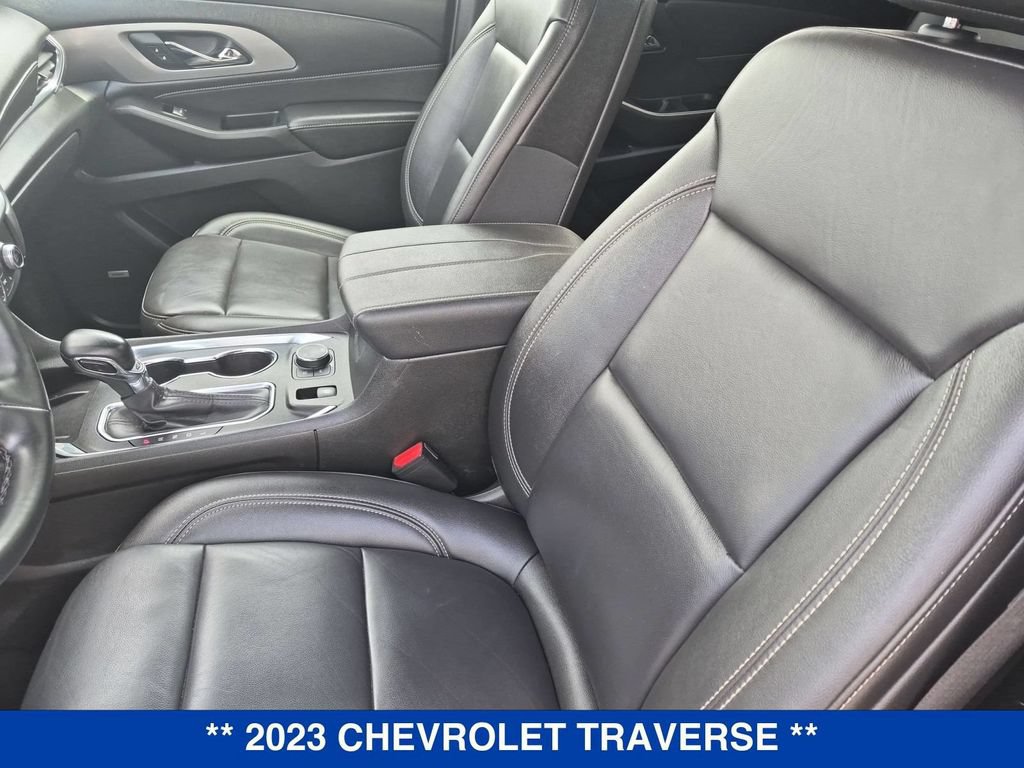 Used 2023 Chevrolet Traverse LT w/ LT Premium Package AWD/4WD image 14