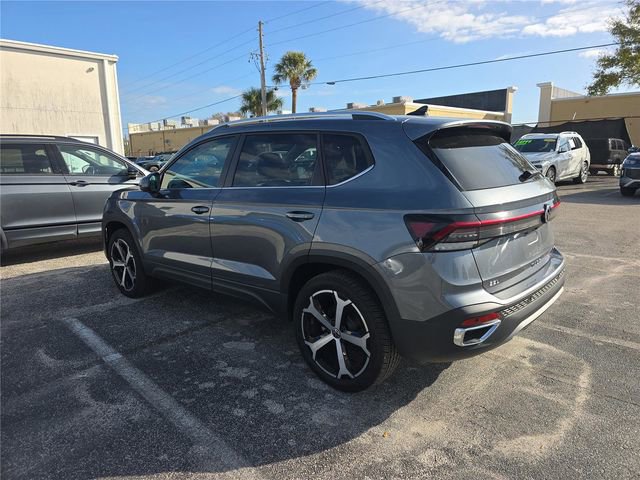 Used 2025 Volkswagen Taos SEL image 4