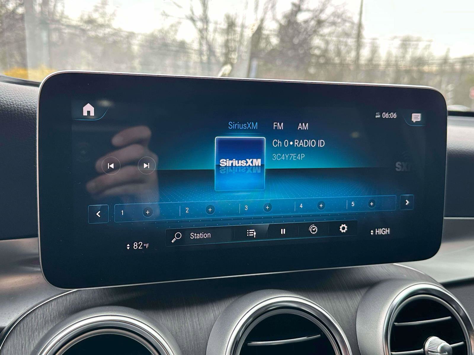 Certified 2022 Mercedes-Benz GLC 300 4MATIC image 24