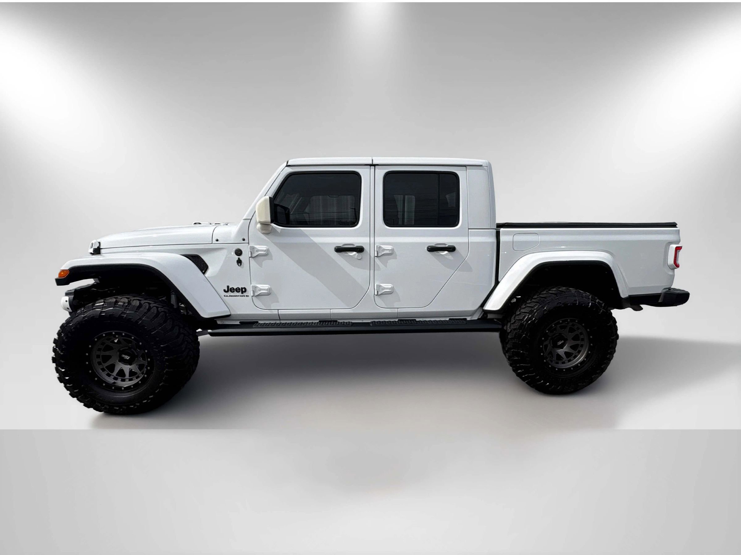 Used 2024 Jeep Gladiator Sport w/ Premium Package image 3