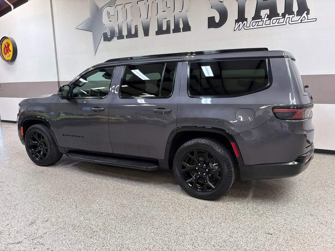 Used 2023 Jeep Wagoneer Series II RWD image 6
