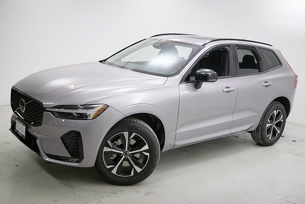 New 2026 Volvo XC60 B5 Core w/ Climate Package image 3
