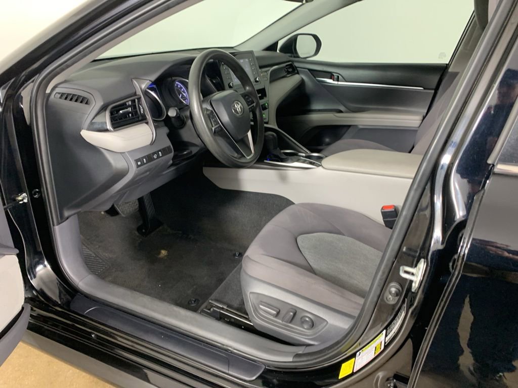 Used 2021 Toyota Camry LE FWD image 29