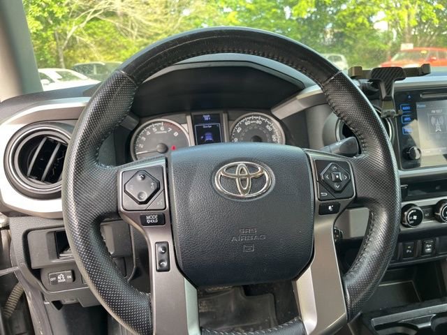 Used 2017 Toyota Tacoma SR5 w/ Tow Package RWD image 18