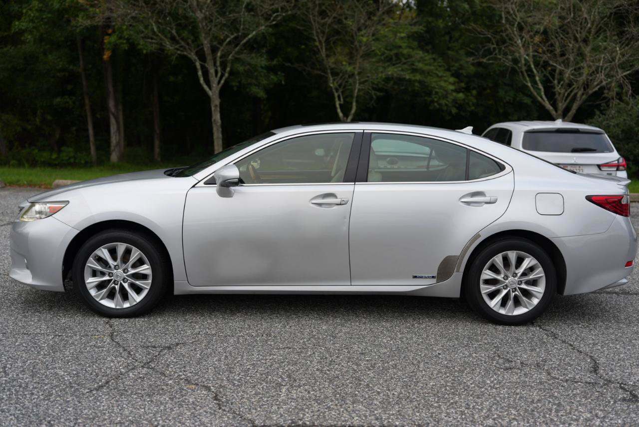 Used 2013 Lexus ES 300h w/ Luxury Pkg FWD image 10