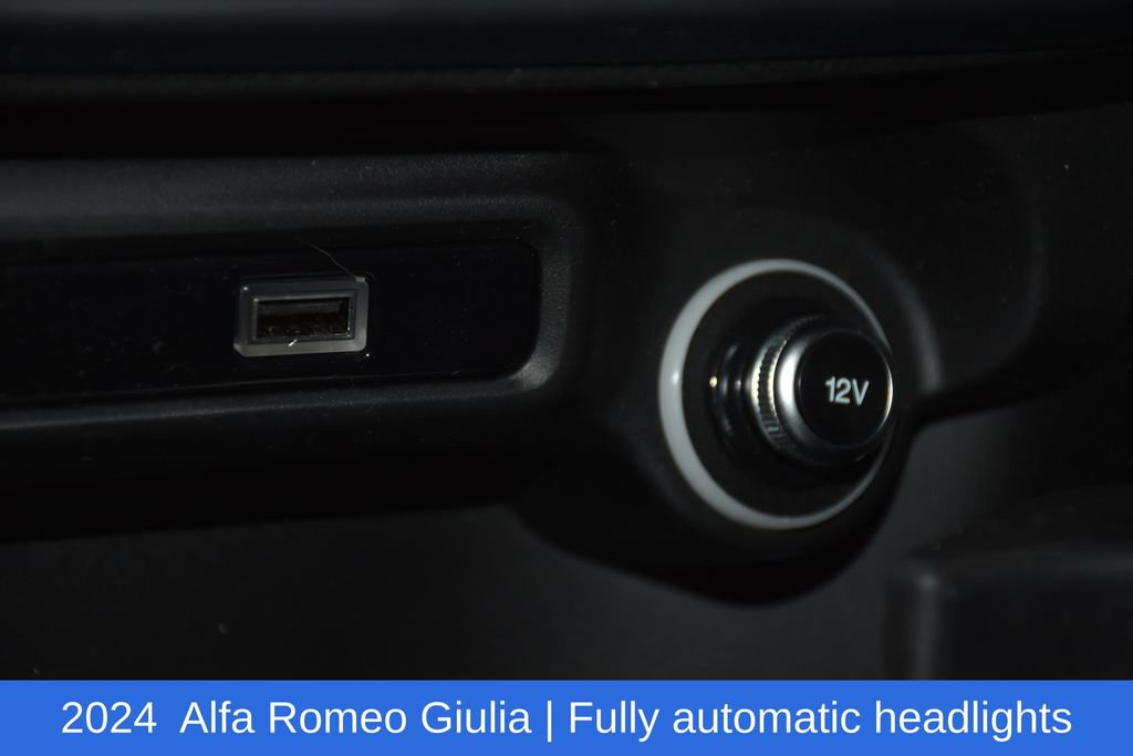 Used 2024 Alfa Romeo Giulia Sprint AWD/4WD image 18