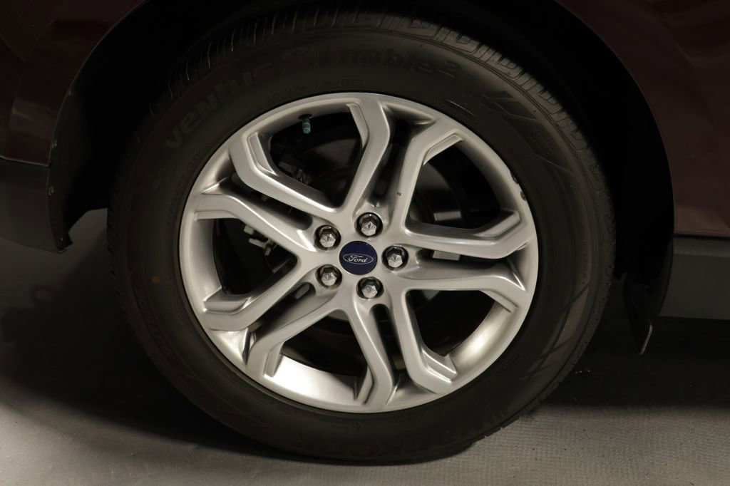 Used 2017 Ford Edge Titanium w/ Technology Package image 36