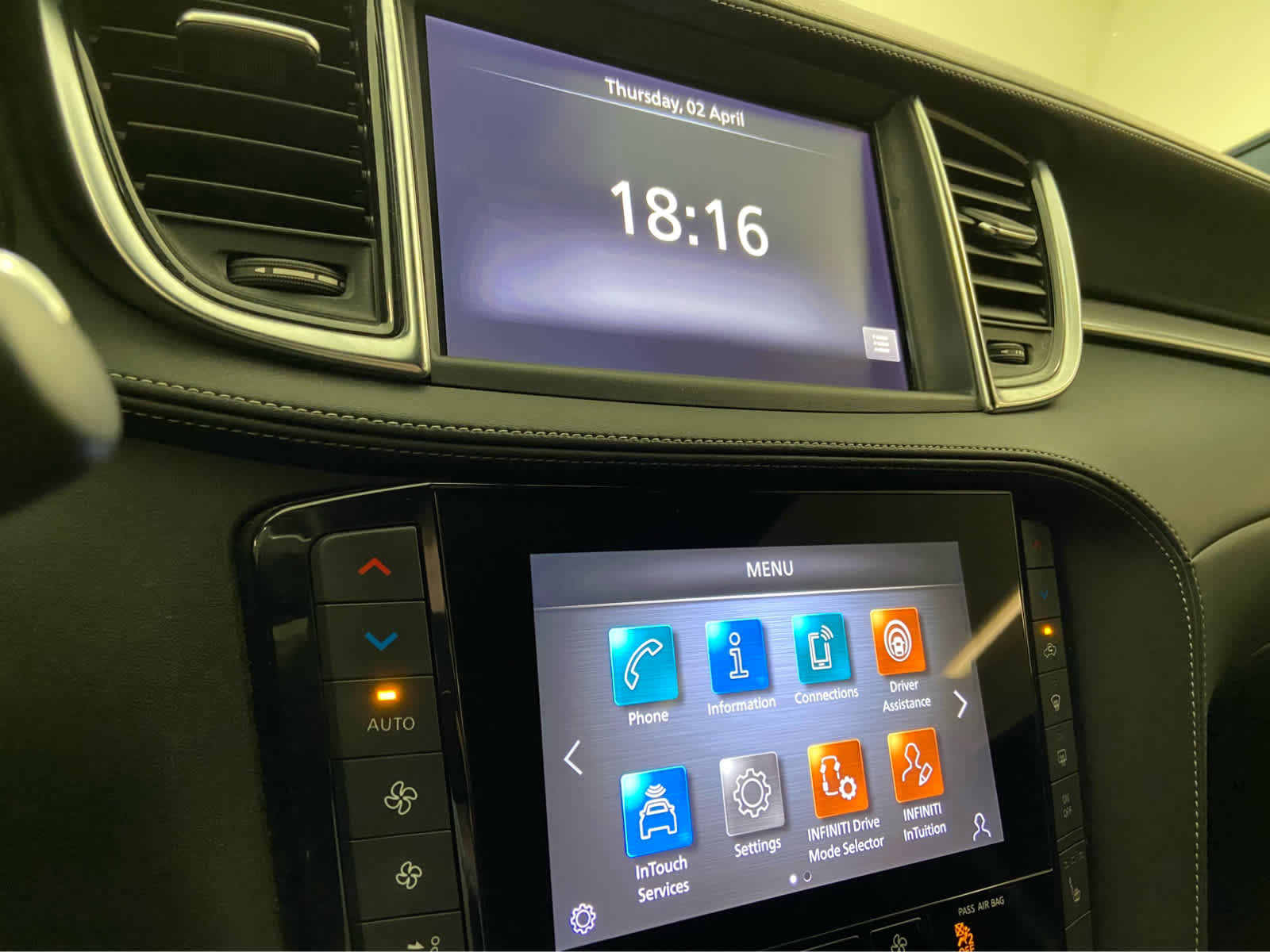 Used 2021 INFINITI QX50 Luxe w/ Appearance Package image 26