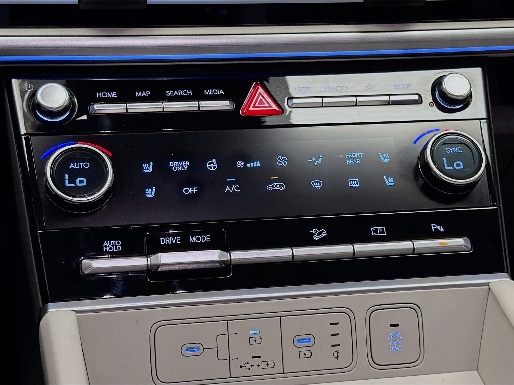 Used 2025 Hyundai Santa Fe Limited FWD image 10