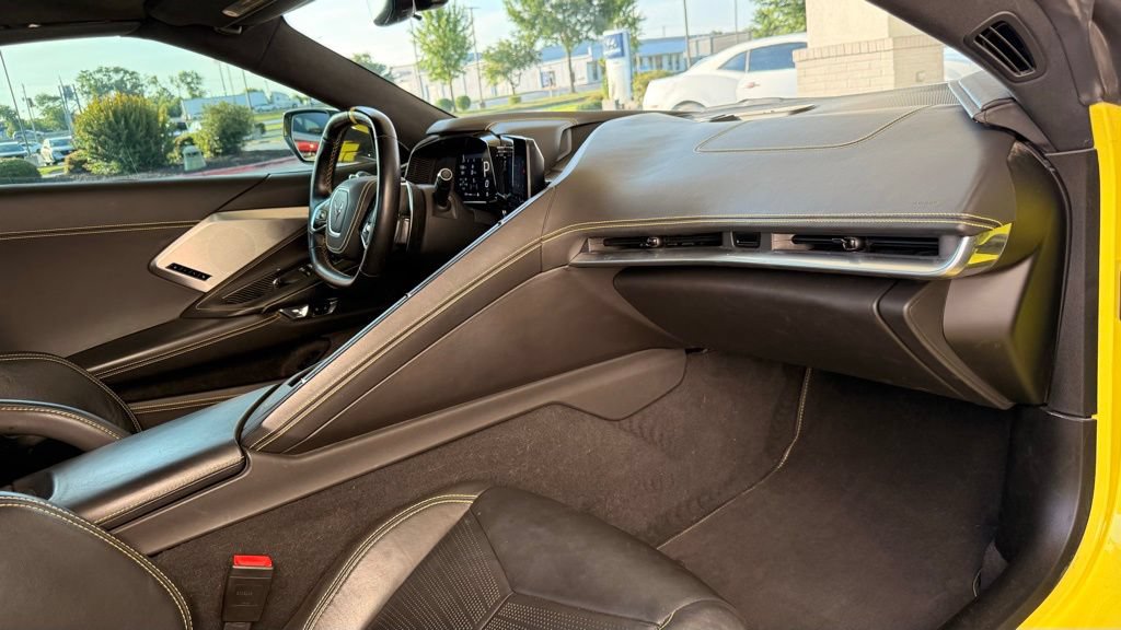 Used 2021 Chevrolet Corvette Stingray Premium Conv w/ Z51 Performance Package RWD image 32