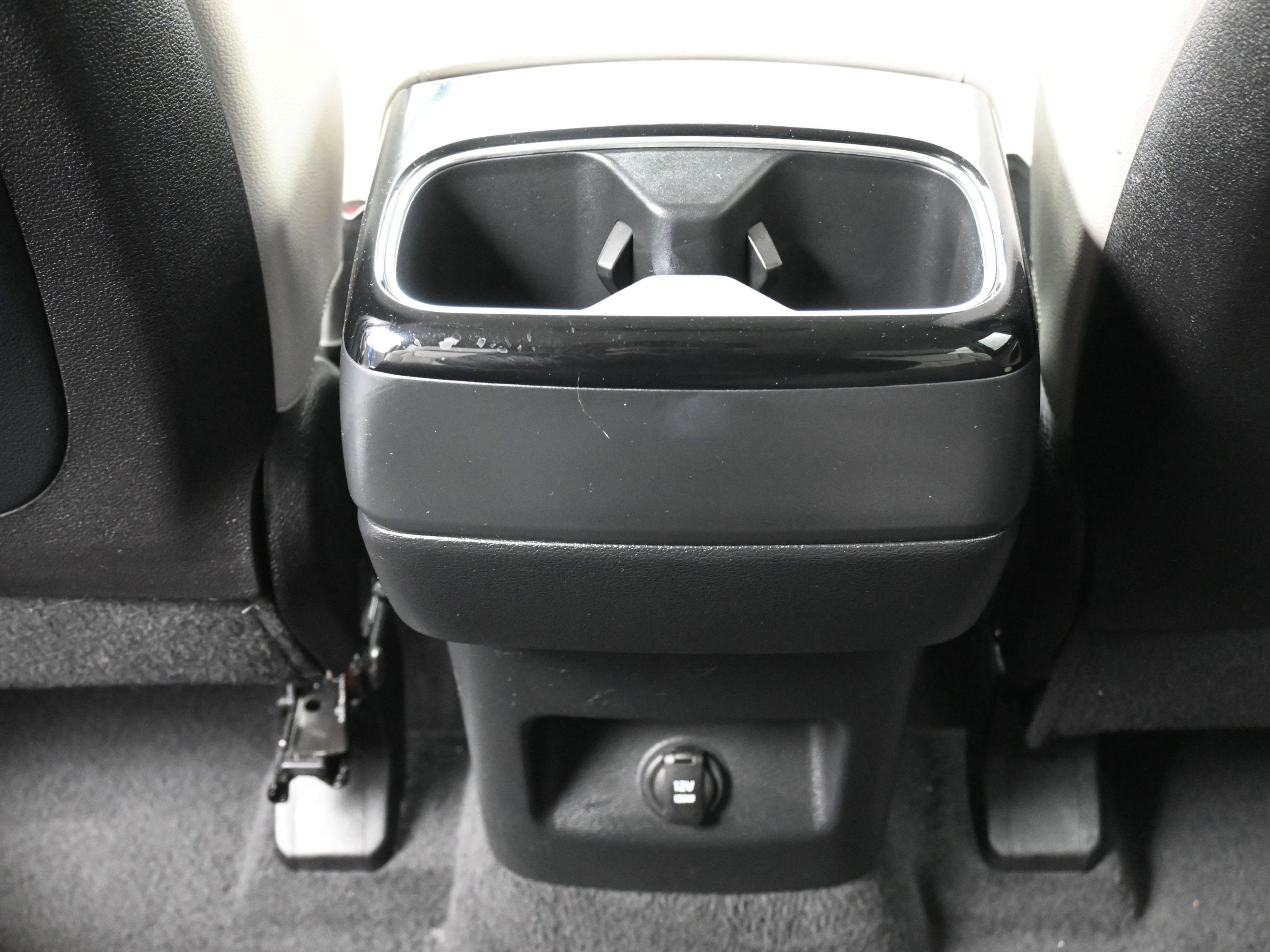 Used 2024 Kia Telluride EX w/ EX Captain's Chair Package image 22