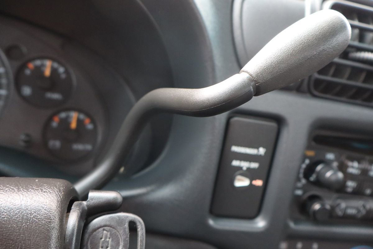 Used 2000 Chevrolet S10 Pickup LS w/ Preferred Equipment Group RWD image 23