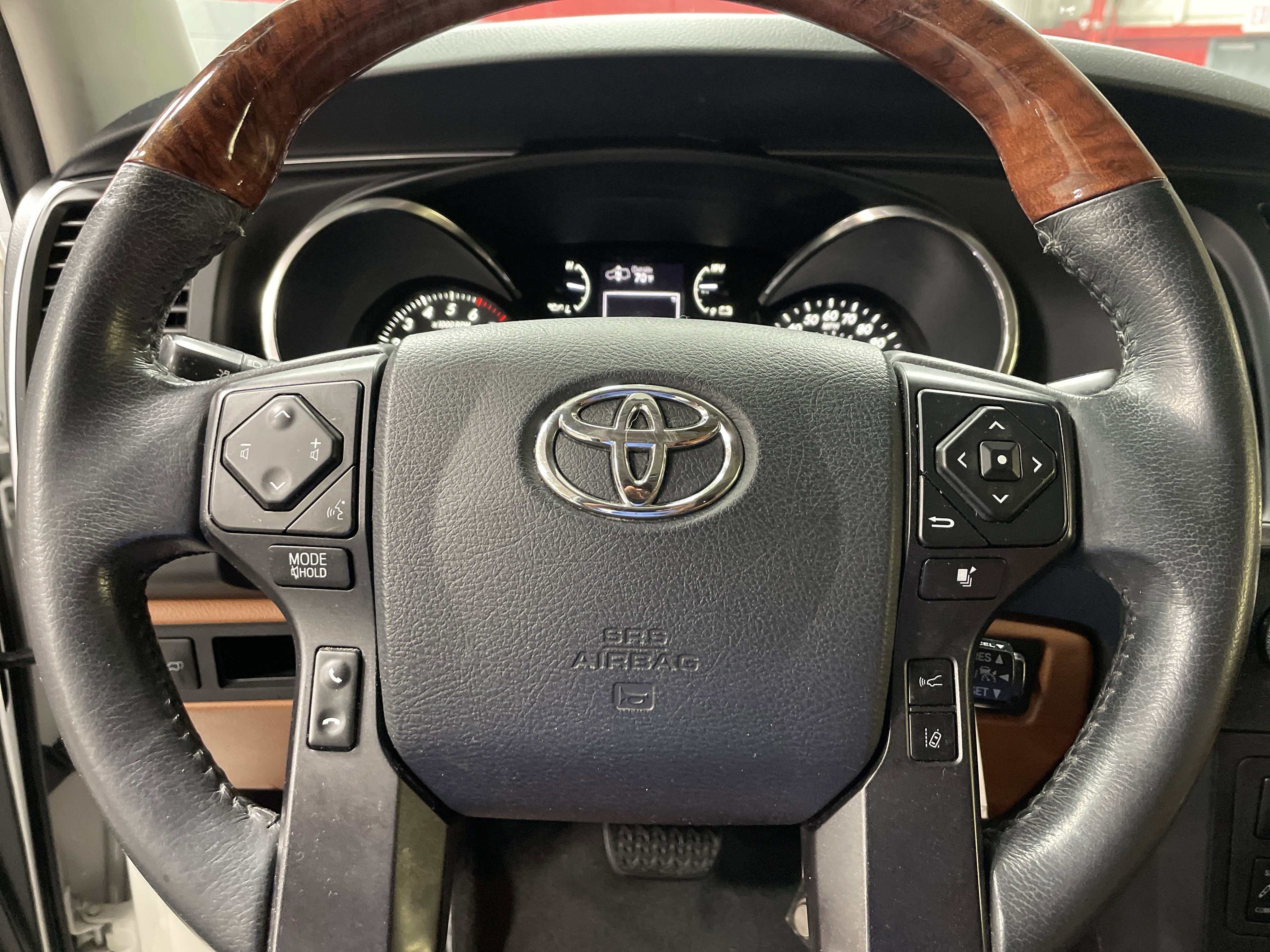 Certified 2019 Toyota Sequoia Platinum image 18