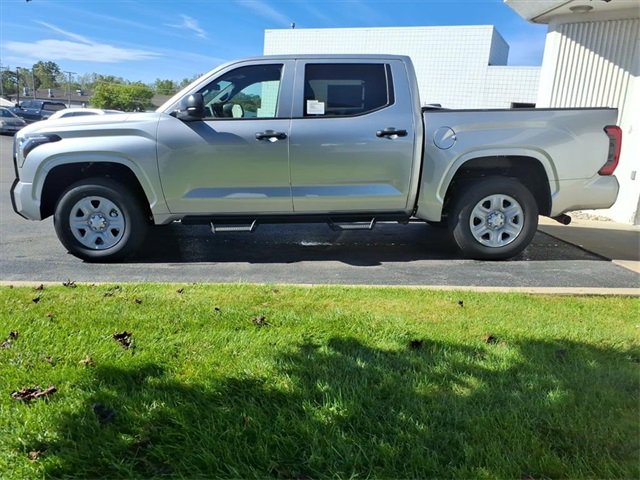 New 2026 Toyota Tundra SR image 2