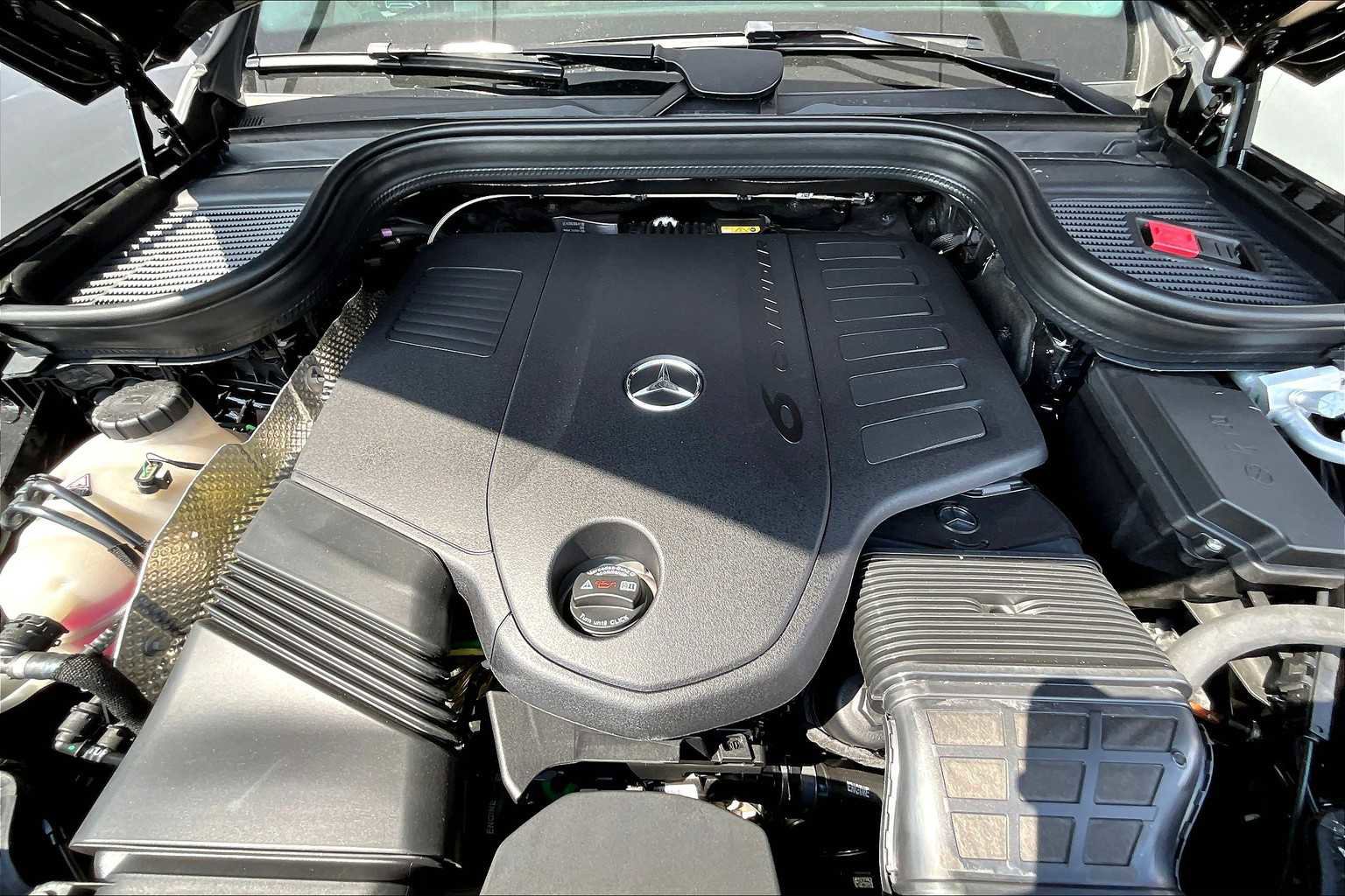 New 2026 Mercedes-Benz GLS 450 4MATIC image 18