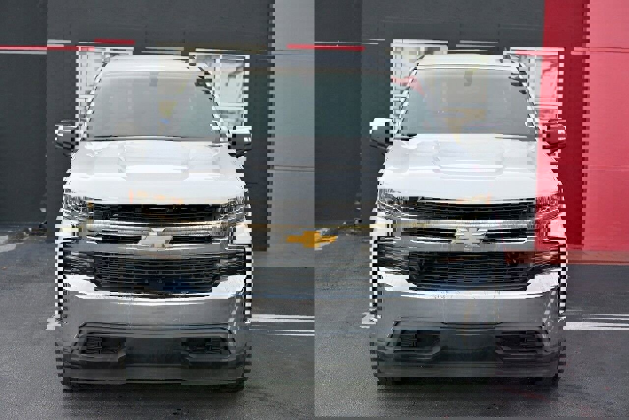 Used 2020 Chevrolet Silverado 1500 LT image 2