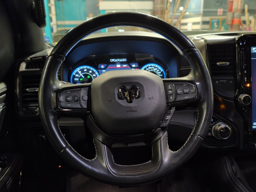 Used 2022 RAM 1500 Limited AWD/4WD image 2