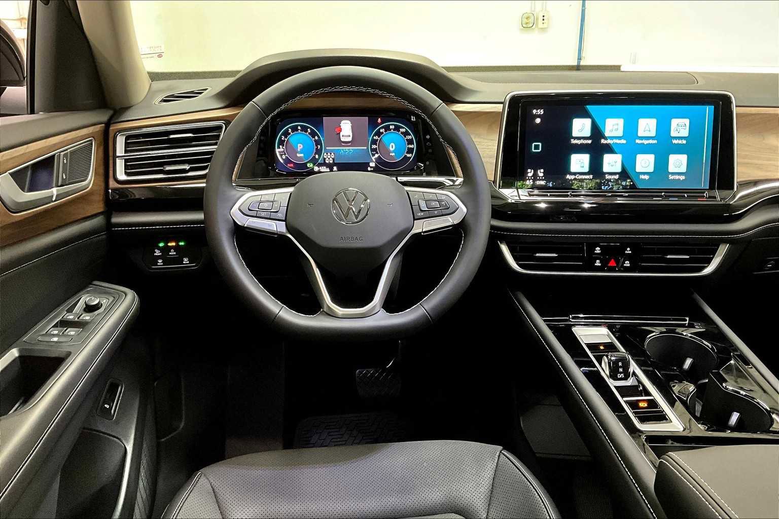 New 2026 Volkswagen Atlas SE image 15