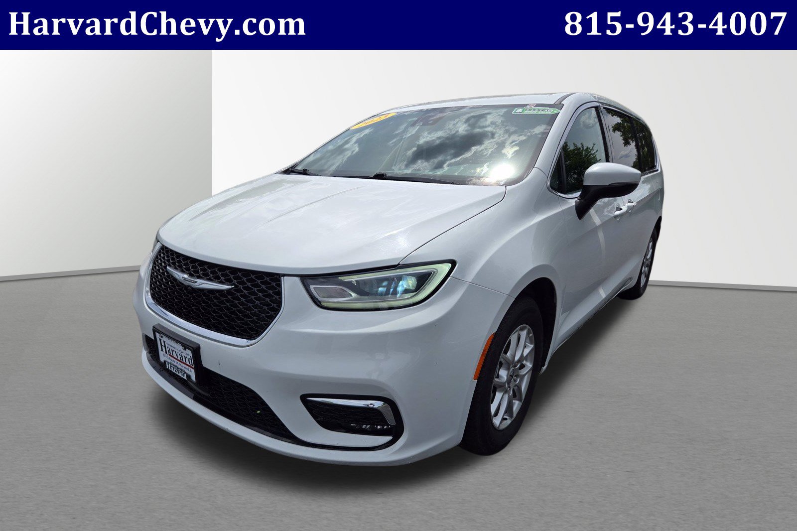 Used 2023 Chrysler Pacifica Touring-L FWD image 3