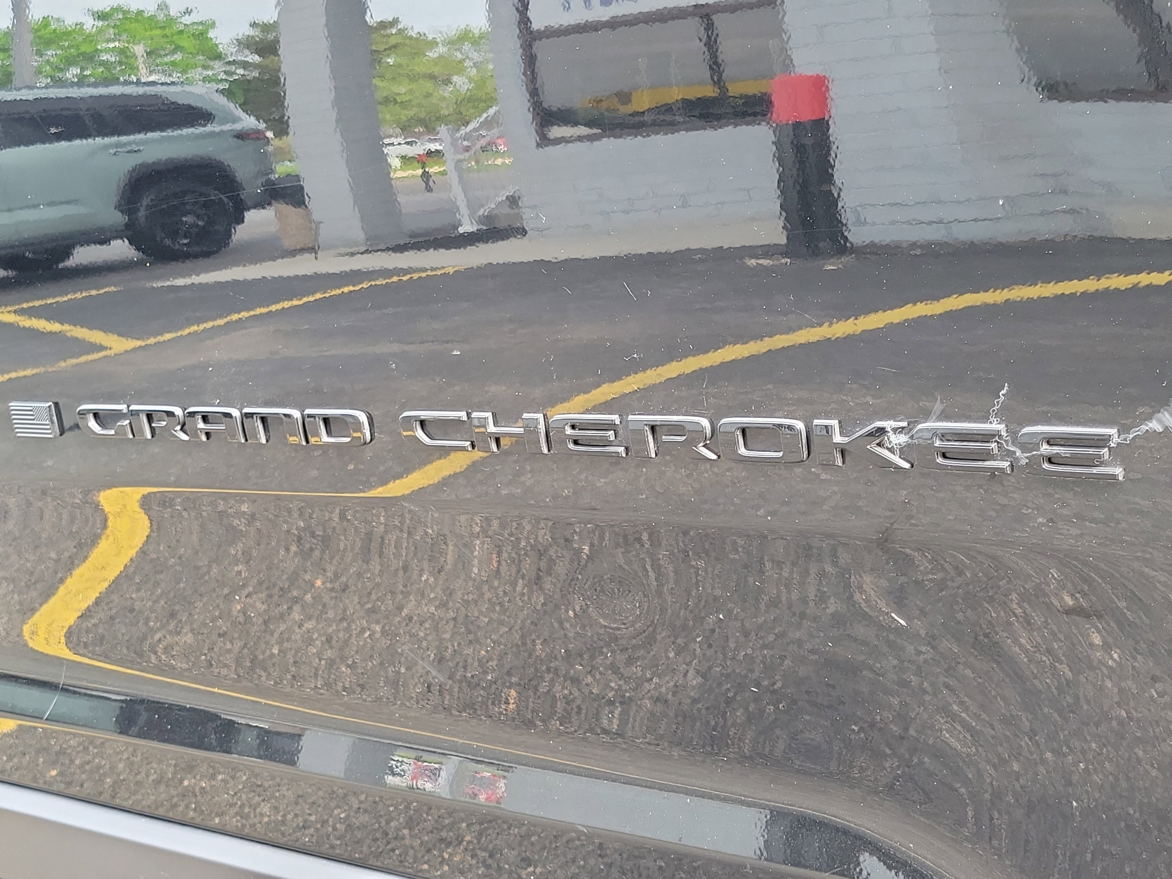 Used 2023 Jeep Grand Cherokee L Laredo AWD/4WD image 6